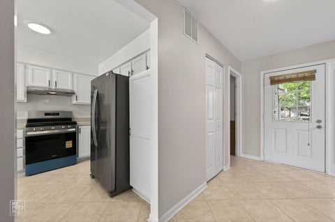 Tiny photo for 1008 Rockport Drive #1008, Carol Stream, IL 60188 (MLS # 12656868)