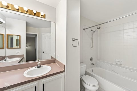 Tiny photo for 1008 Rockport Drive #1008, Carol Stream, IL 60188 (MLS # 12656868)