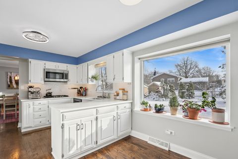 Tiny photo for 635 E Golf Road, Libertyville, IL 60048 (MLS # 12525397)