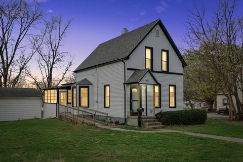 Tiny photo for 611 E 13th Street, Gibson City, IL 60936 (MLS # 12585275)