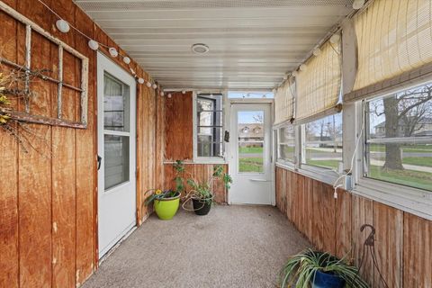 Tiny photo for 611 E 13th Street, Gibson City, IL 60936 (MLS # 12585275)