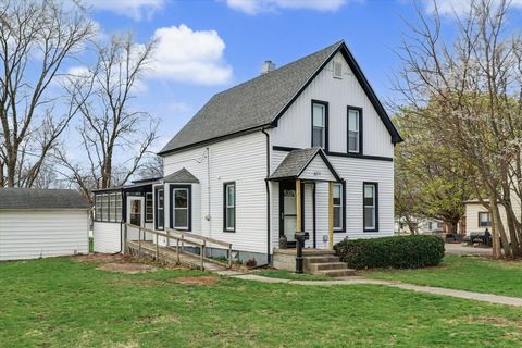 Tiny photo for 611 E 13th Street, Gibson City, IL 60936 (MLS # 12585275)