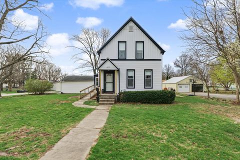 Photo of 611 E 13th Street, Gibson City, IL 60936 (MLS # 12585275)