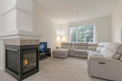 Tiny photo for 721 Hanbury Drive, Des Plaines, IL 60016 (MLS # 12723945)