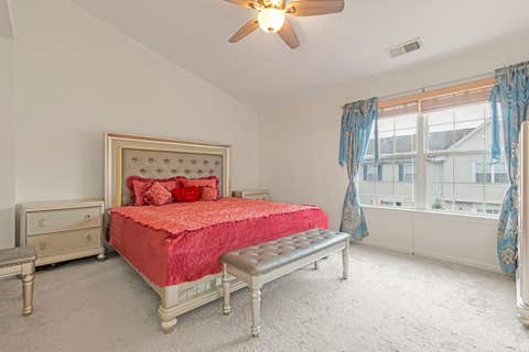 Tiny photo for 721 Hanbury Drive, Des Plaines, IL 60016 (MLS # 12723945)