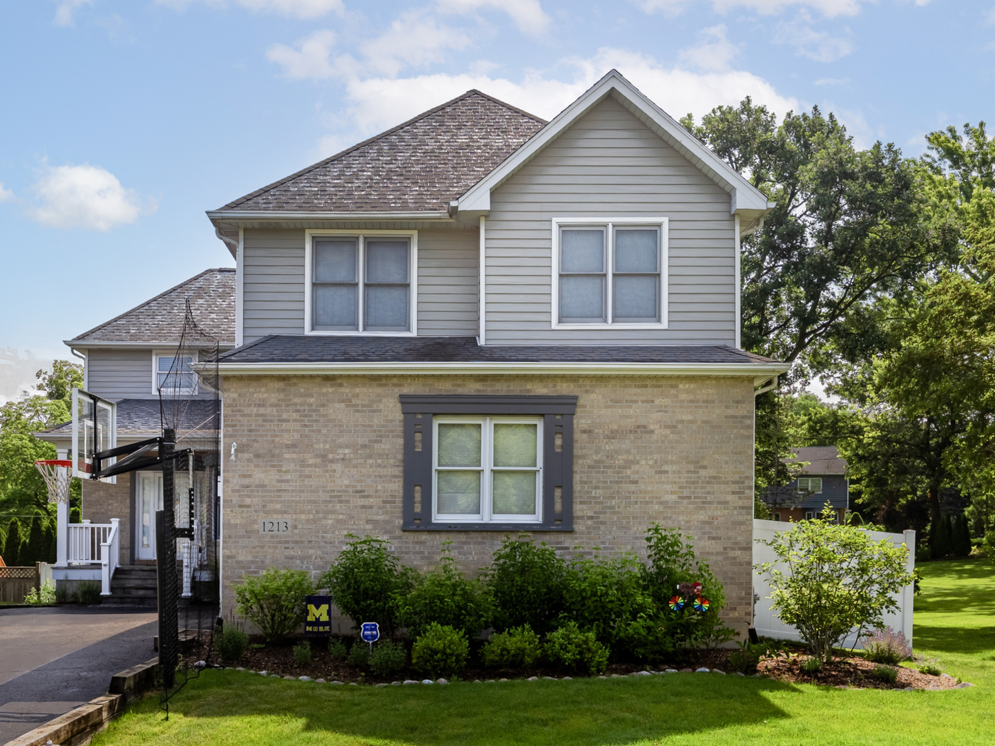 1213 Prairie Avenue
