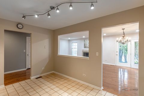 Tiny photo for 12 Sommerset Lane, Lincolnshire, IL 60069 (MLS # 12629160)