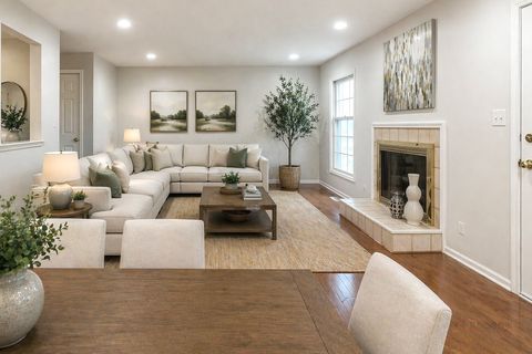 Tiny photo for 12 Sommerset Lane, Lincolnshire, IL 60069 (MLS # 12629160)