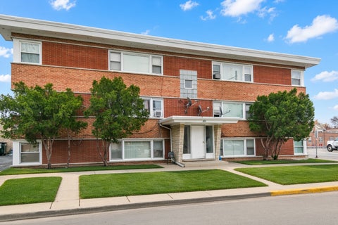 Photo of 805 N 22nd Avenue, Melrose Park, IL 60160 (MLS # 12540912)