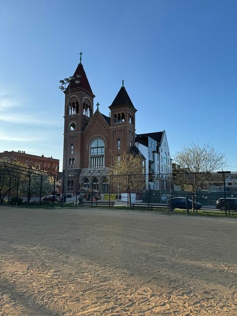 1356 W Chestnut Street 203 Chicago IL 60642