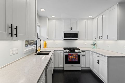 Tiny photo for 1380 Glencoe Avenue, Highland Park, IL 60035 (MLS # 12625379)