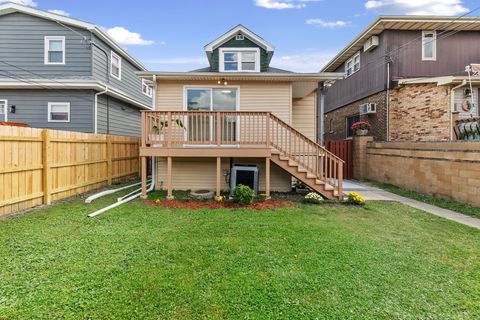 Tiny photo for 2024 N 73rd Avenue, Elmwood Park, IL 60707 (MLS # 12464088)