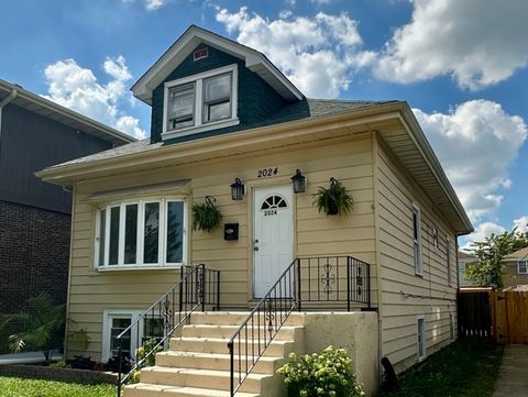 Tiny photo for 2024 N 73rd Avenue, Elmwood Park, IL 60707 (MLS # 12464088)