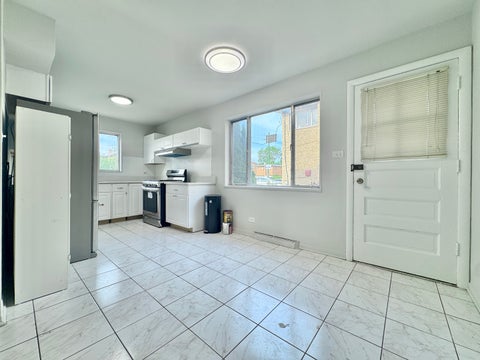 Tiny photo for 2540 W Jerome Street #D, Chicago, IL 60645 (MLS # 12679982)