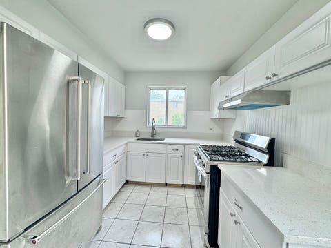 Tiny photo for 2540 W Jerome Street #D, Chicago, IL 60645 (MLS # 12679982)