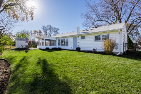 Tiny photo for Arlington Heights, IL 60004 (MLS # 12509941)