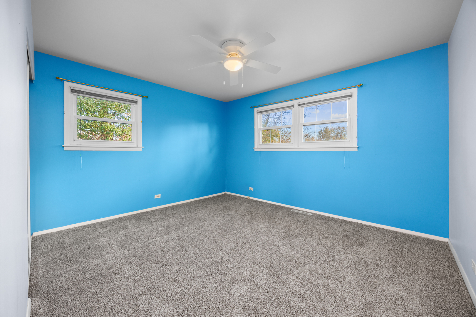 Arlington Heights, Illinois 60004, United States, 3 Bedrooms Bedrooms, ,2 BathroomsBathrooms,Residential,Active,244504