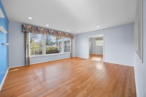 Tiny photo for Arlington Heights, IL 60004 (MLS # 12509941)