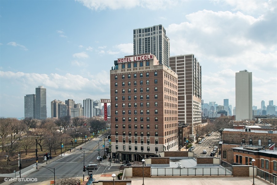 1850 N Clark Street 708