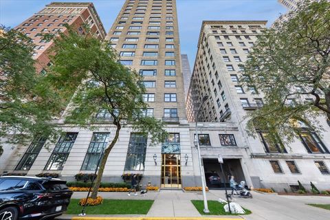Photo of 179 E Lake Shore Drive #19S, Chicago, IL 60611 (MLS # 12499410)