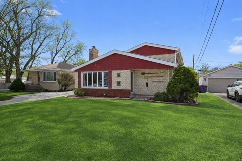 Photo of 9016 S 48th Court, Oak Lawn, IL 60453 (MLS # 12553323)