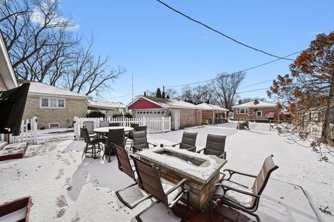 Tiny photo for 9016 S 48th Court, Oak Lawn, IL 60453 (MLS # 12553323)