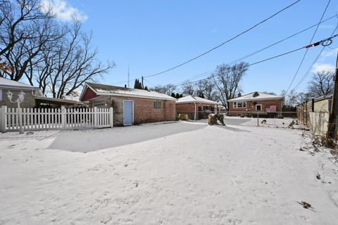Tiny photo for 9016 S 48th Court, Oak Lawn, IL 60453 (MLS # 12553323)