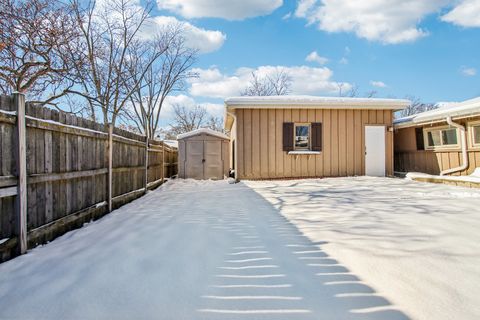 Tiny photo for 231 TOWER Lane, Elk Grove Village, IL 60007 (MLS # 12528835)