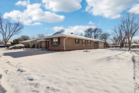 Tiny photo for 231 TOWER Lane, Elk Grove Village, IL 60007 (MLS # 12528835)