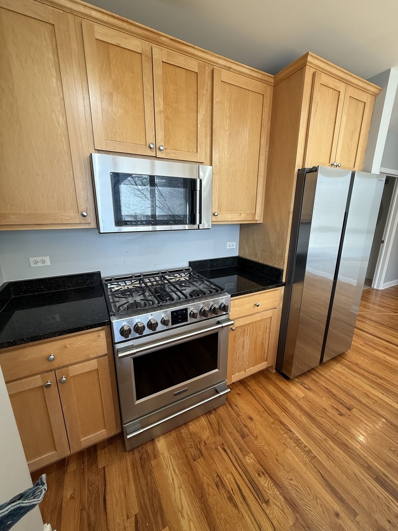 2035 S INDIANA Avenue 201