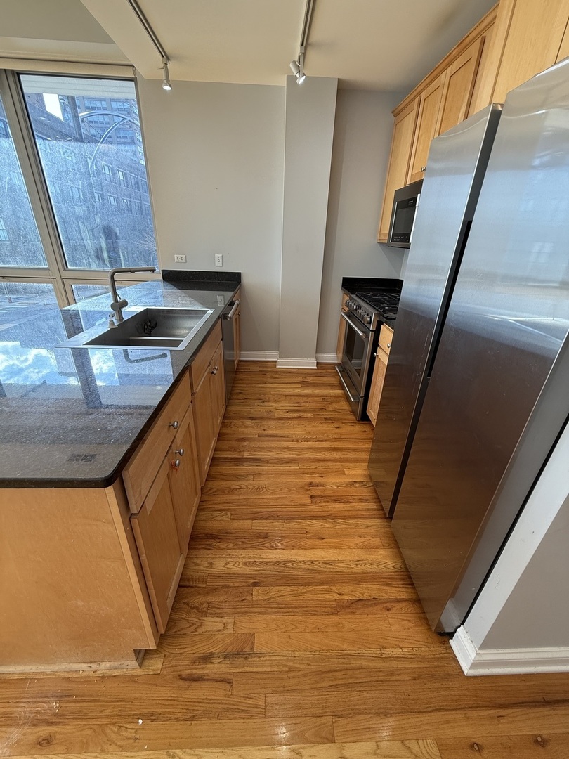 2035 S INDIANA Avenue 201