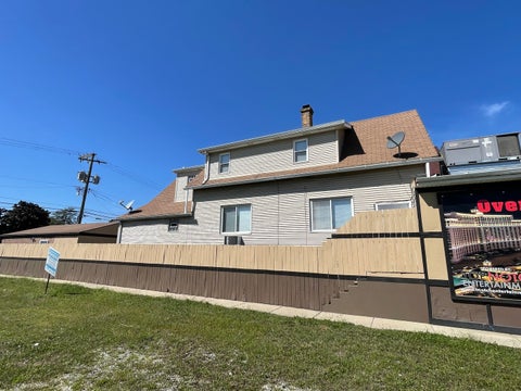 Photo of 714 Broadway Avenue #REAR, Melrose Park, IL 60160 (MLS # 12755166)