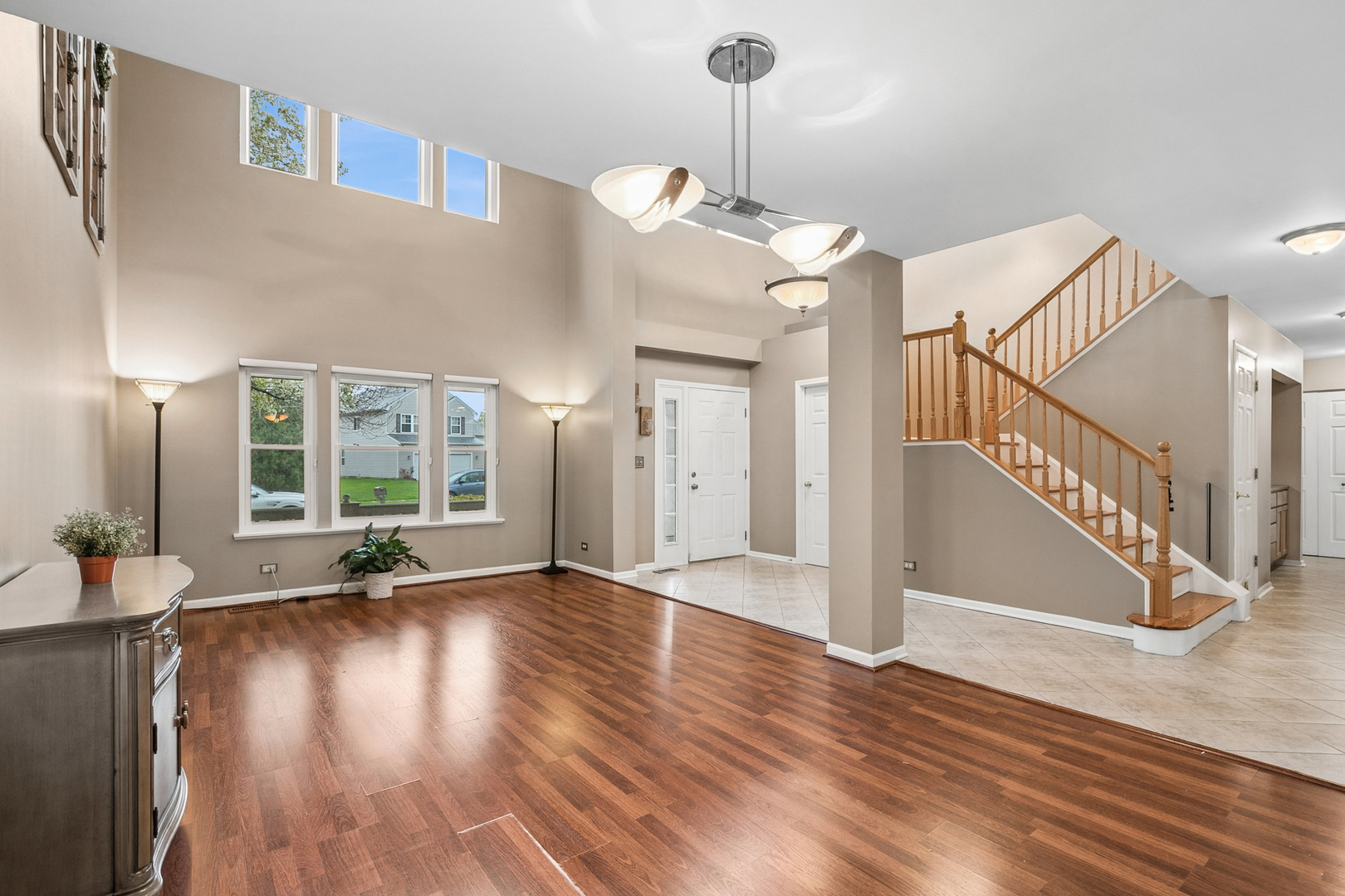 793 Oakmeadow Court