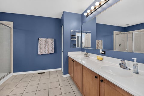 Tiny photo for 239 Bluegrass Parkway, Oswego, IL 60543 (MLS # 12764466)