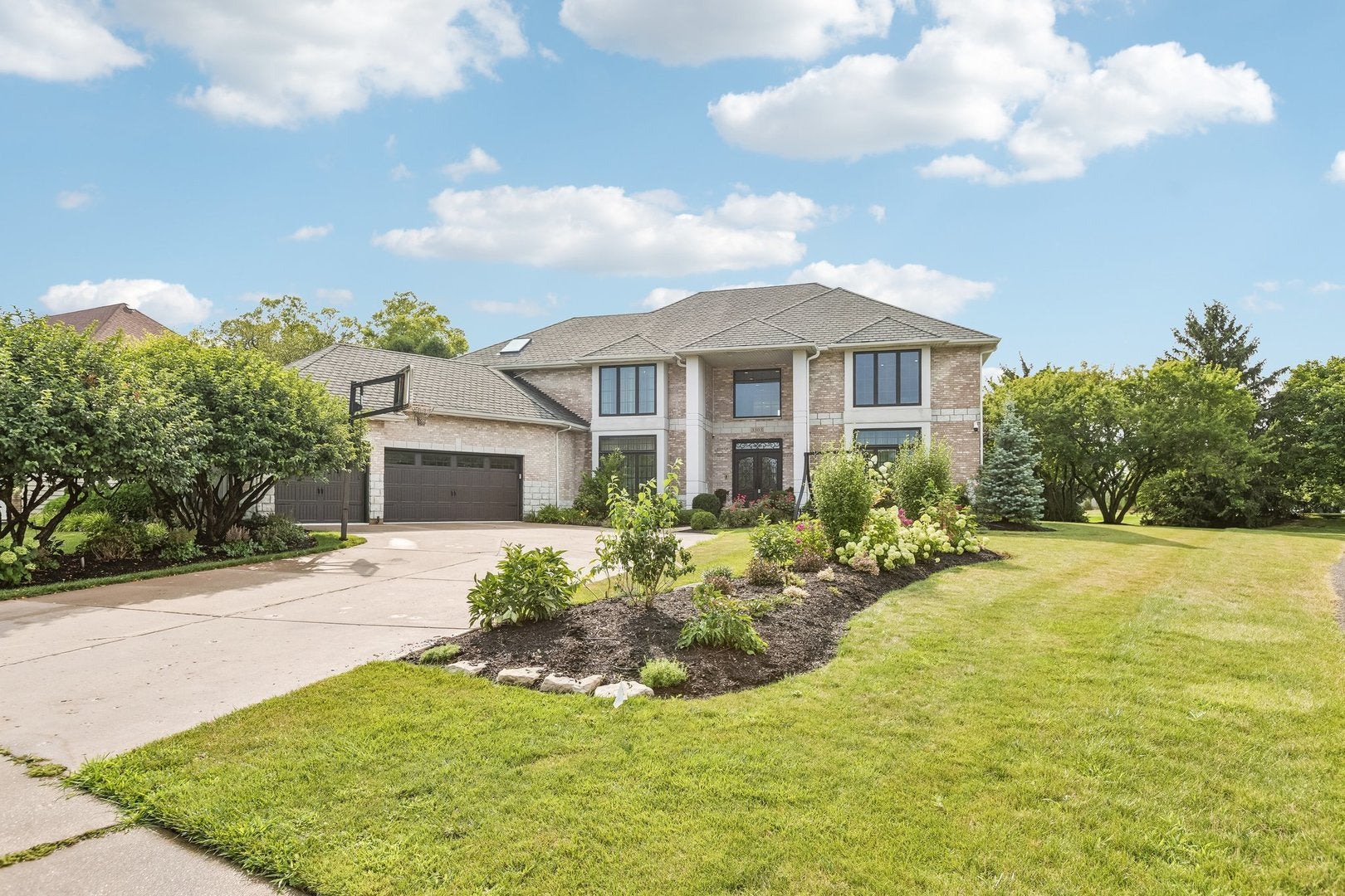 3303 White Eagle Drive