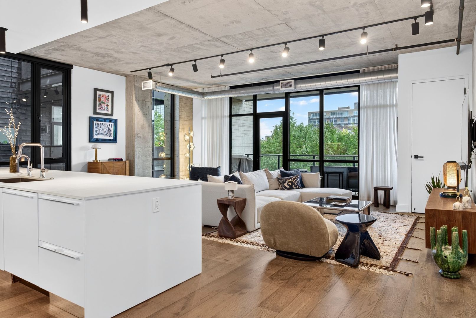 111 S Peoria Street 313