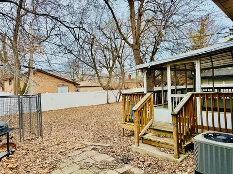 Tiny photo for 16062 Woodlawn East Avenue, South Holland, IL 60473 (MLS # 12604281)