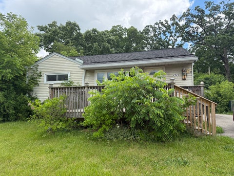 Photo of 2025 Delaware Road, Waukegan, IL 60087 (MLS # 12566441)