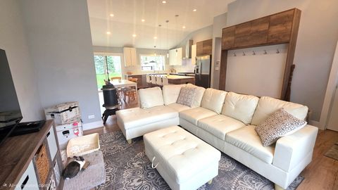 Tiny photo for 431 Springhill Drive, Roselle, IL 60172 (MLS # 12619501)