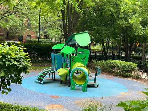 Tiny photo for 834 W Village Court, Chicago, IL 60608 (MLS # 12486015)