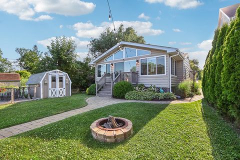 Single Family Residence in Ingleside IL 36661 Iola Avenue.jpg