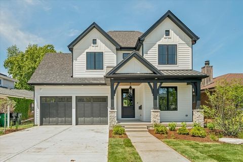 Photo of 1404 S Ashland Avenue, Park Ridge, IL 60068 (MLS # 12660940)