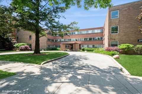 Photo of 200 Ridge Avenue #2C, Evanston, IL 60202 (MLS # 12449489)