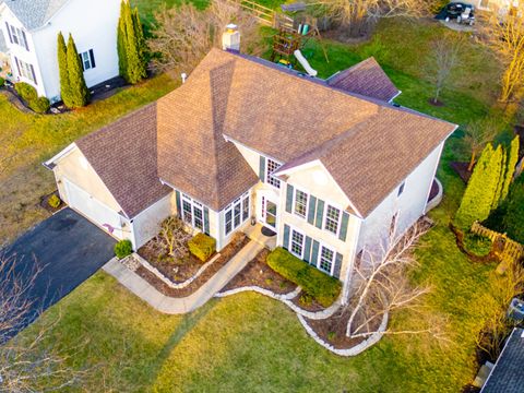 Photo of 311 Briarwood Lane, Algonquin, IL 60102 (MLS # 12582947)