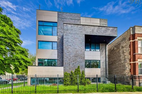 2131 N Claremont Avenue 1S Chicago IL 60647