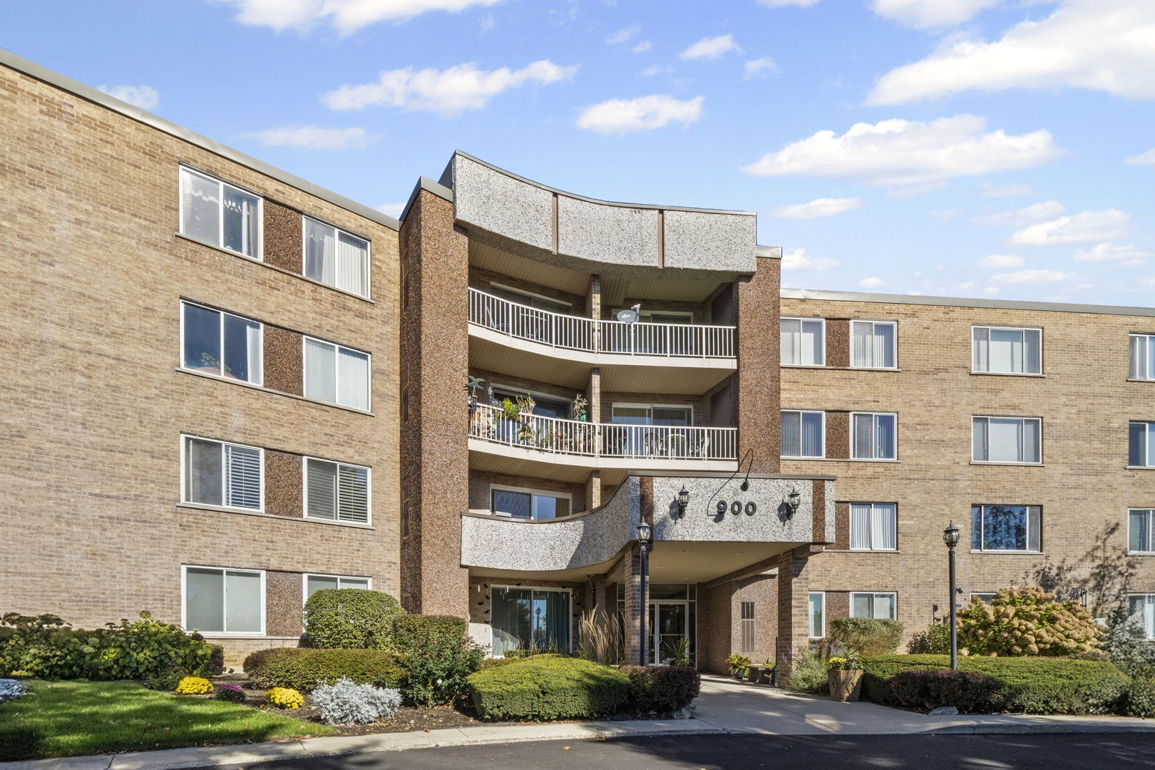 900 E Wilmette Road 105