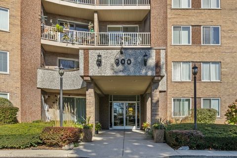 Photo of 900 E Wilmette Road #105, Palatine, IL 60074 (MLS # 12499352) Photo of 900 E Wilmette Road #105, Palatine, IL 60074 (MLS # 12499352)