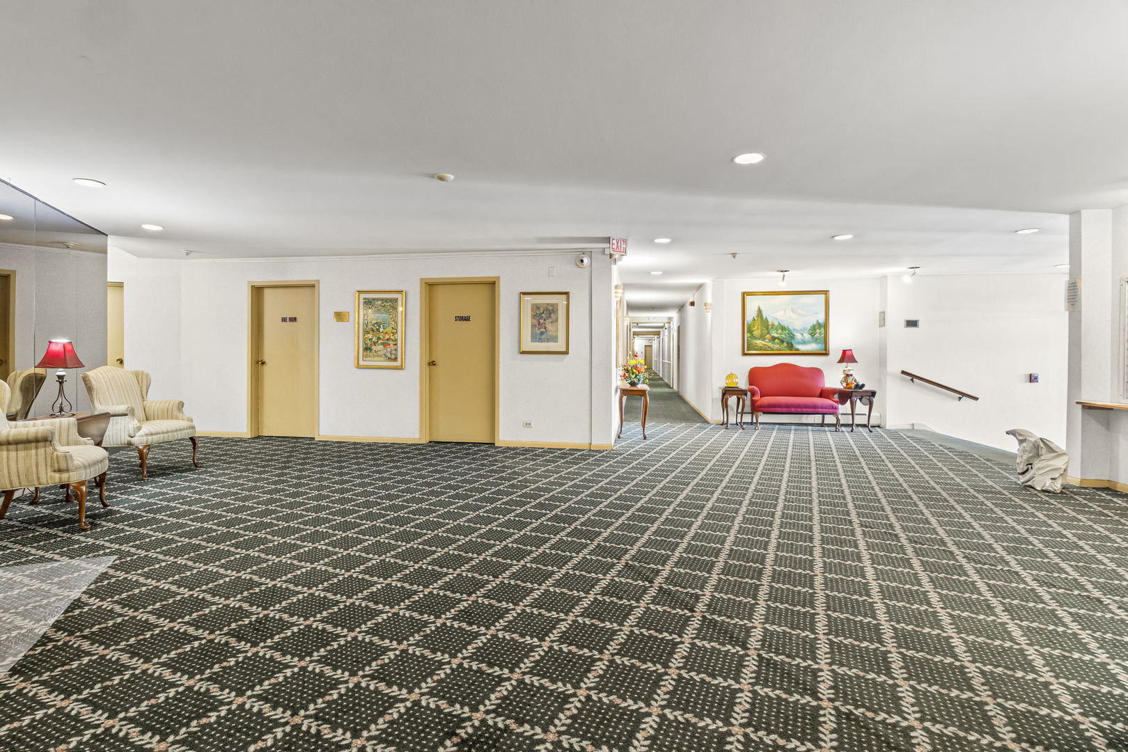 900 E Wilmette Road 105