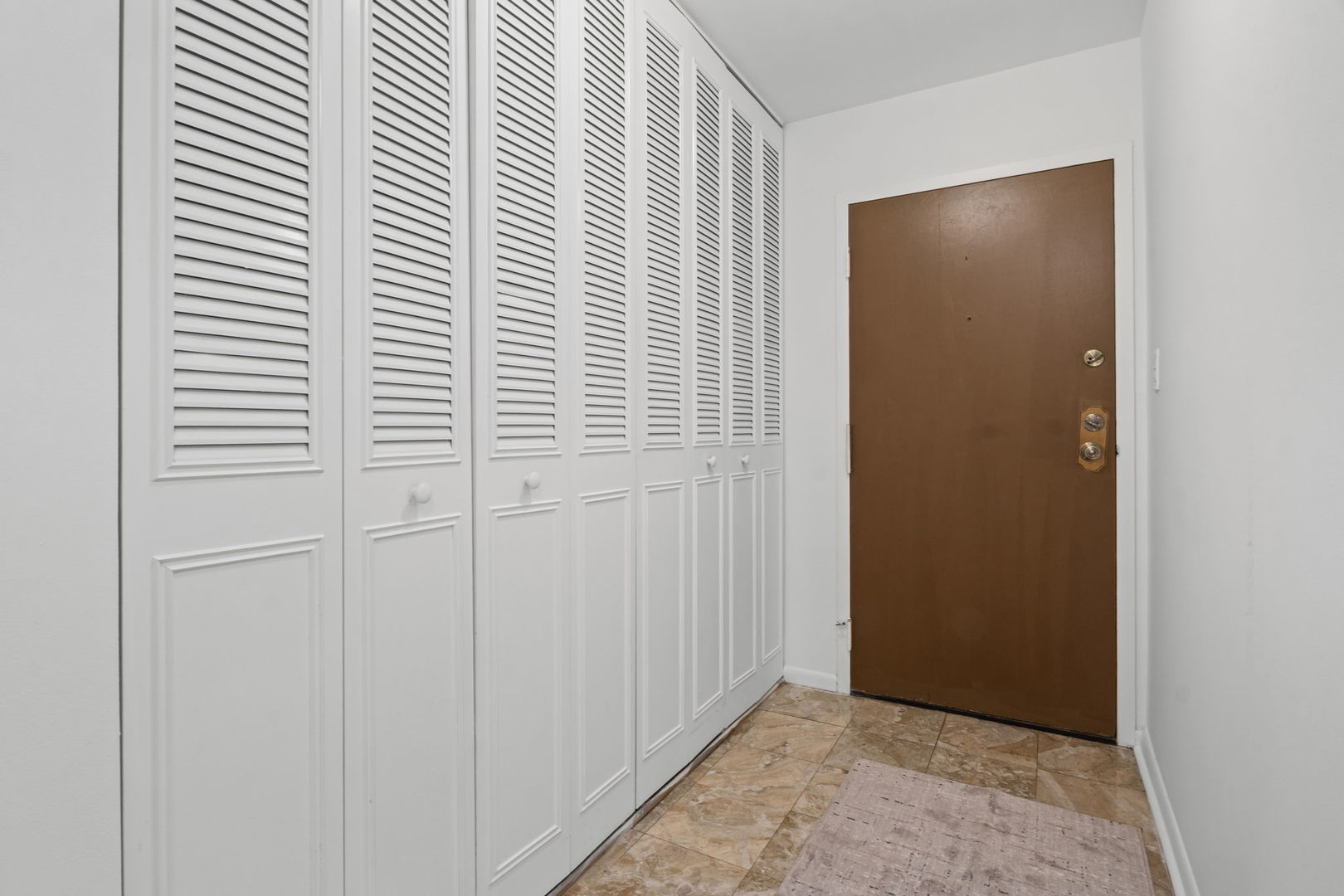 900 E Wilmette Road 105