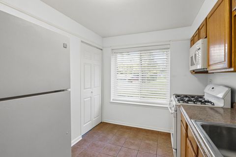 Tiny photo for 900 E Wilmette Road #105, Palatine, IL 60074 (MLS # 12499352)